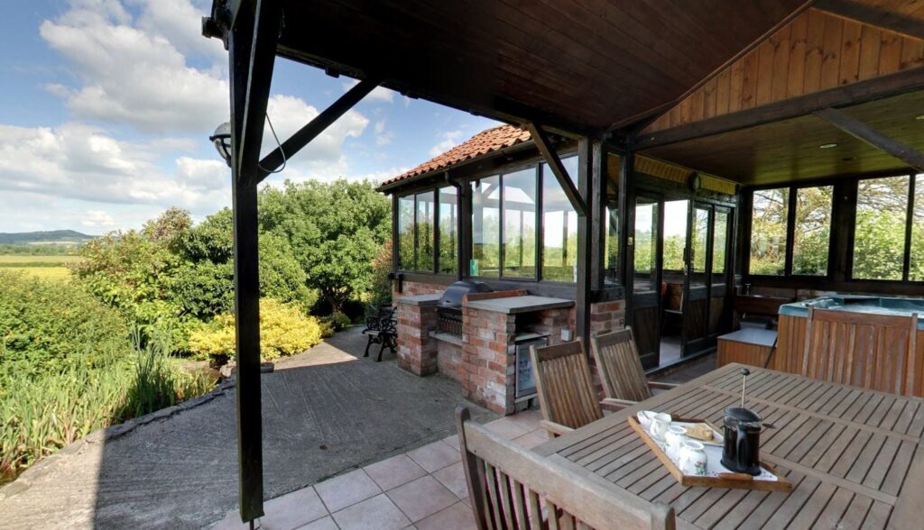 Summer house and hot tub